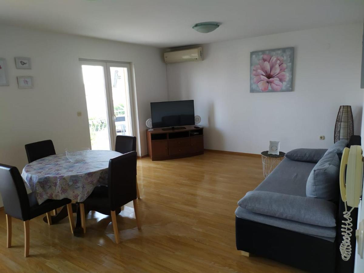 Apartments Marta Kastel Novi Exterior photo